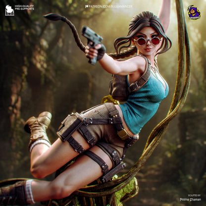 Lara Croft - 32.8 cm