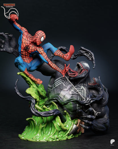 Spider-Man VS Venom - 35cm