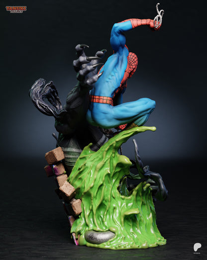 Spider-Man VS Venom - 35cm