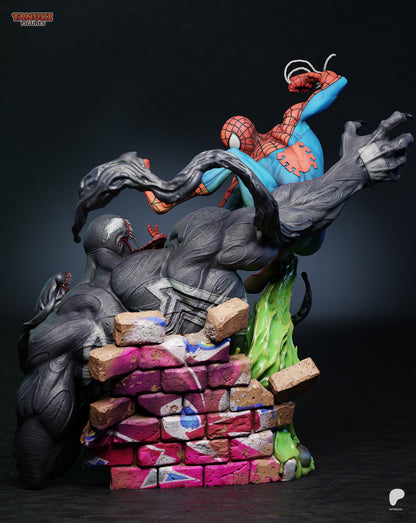 Spider-Man VS Venom - 35cm